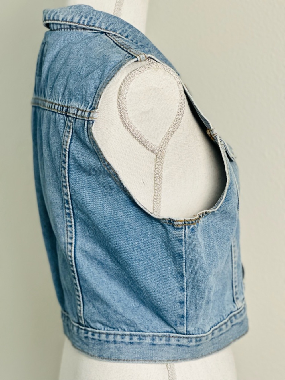 Vintage County Seat Jeanswear Light Wash Cropped Denim Vest Size Medium - Picture 3 of 9